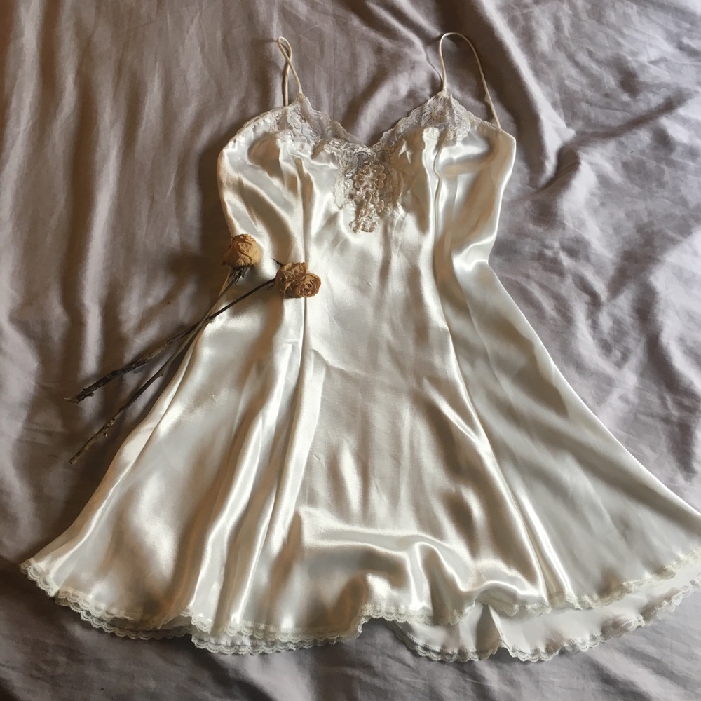 Vintage Victoria Secret Night dress 🐇